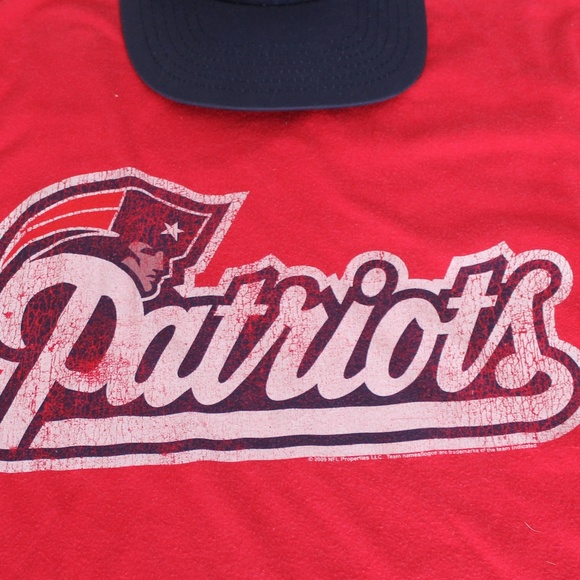 New England Patriots Tee and Patriots fan hat - Picture 2 of 6